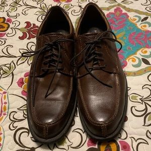 Men’s Dockers brown. size 10.5M